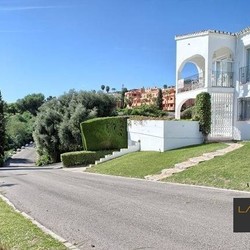 Square 1la villa property hunter  1 