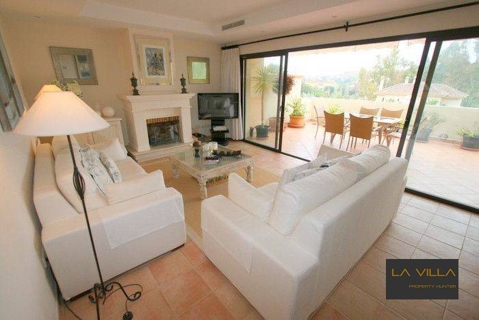 1la villa property hunter 2