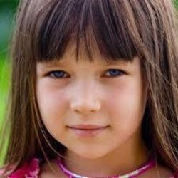 Square visage petite fille