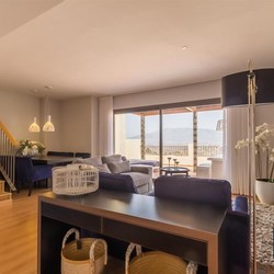 Square 2la villa property