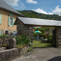 Square location vacances ariege pyren  es ustou parc naturel regional itte jean luc