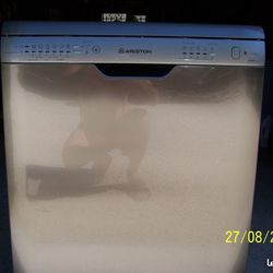 Square aee915dd0cabd115aa6e3b8a815e6f950a669433