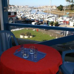 Square le port vue de la loggia et de la chambre   copie
