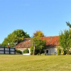 Square exterieur gites