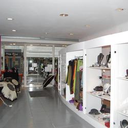 Square vitrine enti re