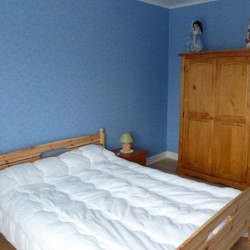 Square chambre lit  140  640x480 