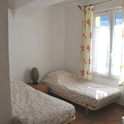 Square dsc 0500 1 small bedroom new