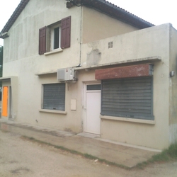 Square facade cot 
