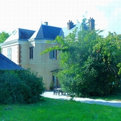 Square 05b location saisonniere courtenay loiret  45  la castelaine