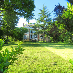 Square 02 la castelaine de courtenay petit manoir du 19e siecle