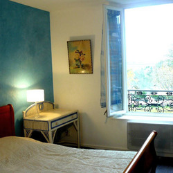 Square 24 chambre 2 bureau gite de courtenay loiret