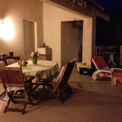 Square exterieur nuit
