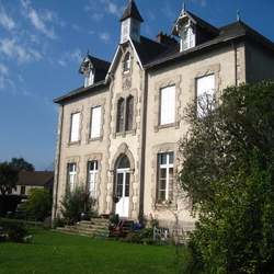 Square 875