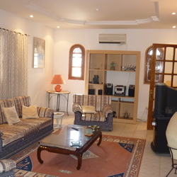 Square grand salon villa