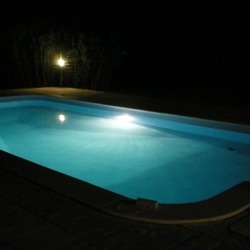 Square piscine nuit