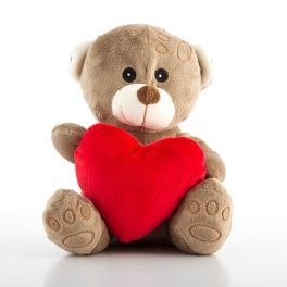 Petit ours en peluche avec coeur