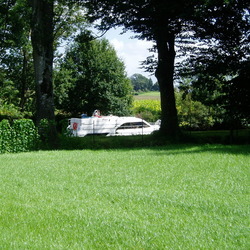 Square vue sur le canal et p niche