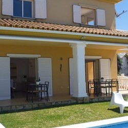 Square 2 2 front 800x400 1 