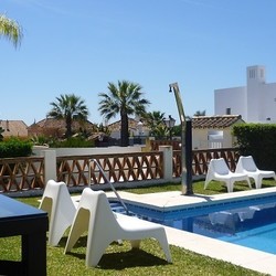 Square 3 pool views 800x400 1 