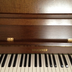 Square piano bruckner 001