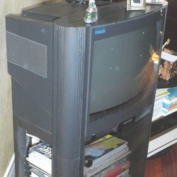Square tv grundig couleur   meuble bas steller 1