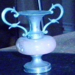 Square petite jarre en opaline