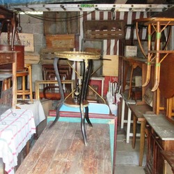 Square tables d